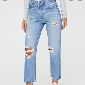 Levi’s Wedgie Straight Distressed Jeans Size 26